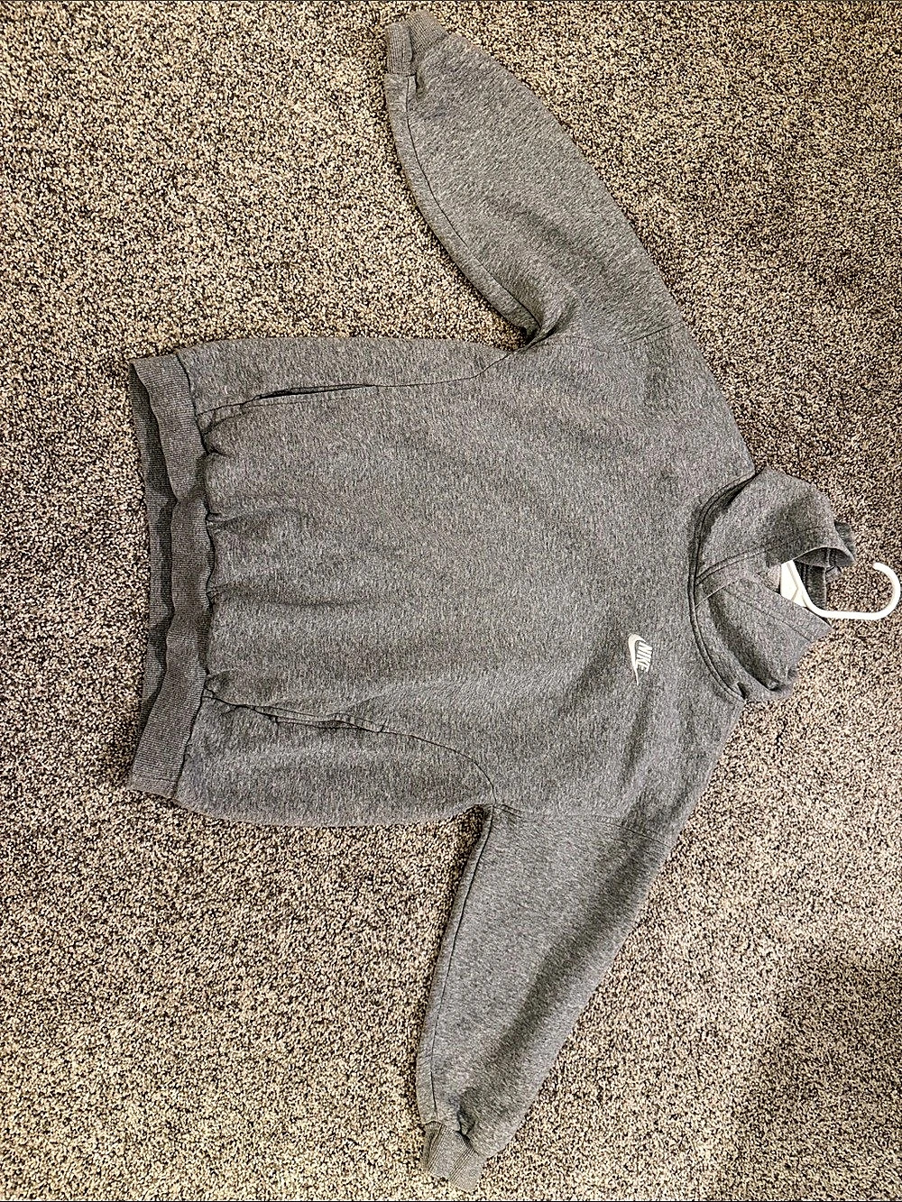 Nike Sportswear Club Fleece Pullover Hoodie Gray Hoodie Girls Medium (8)